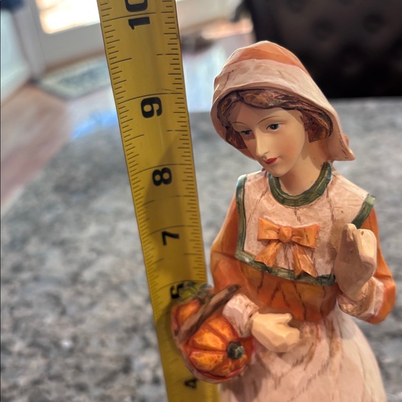 Harvest Pilgrim Figurine with Candle Holder - Picture 2 of 6